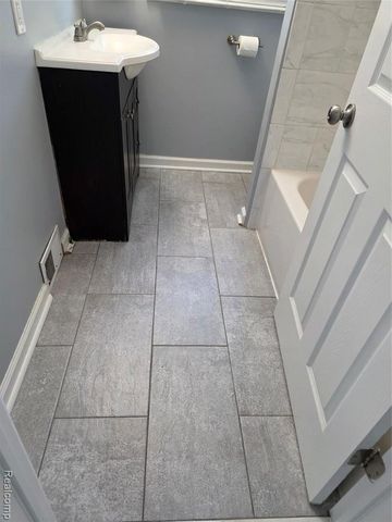 32251 Elmwood Street, Garden City, MI 48135