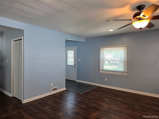 32251 Elmwood Street, Garden City, MI 48135