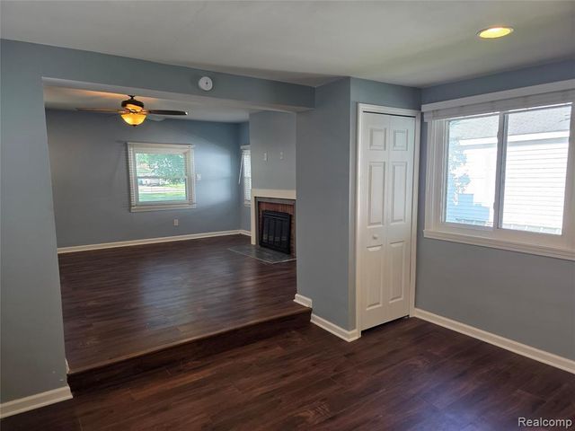 32251 Elmwood Street, Garden City, MI 48135