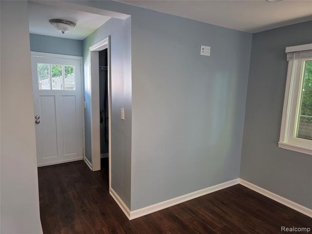 32251 Elmwood Street, Garden City, MI 48135