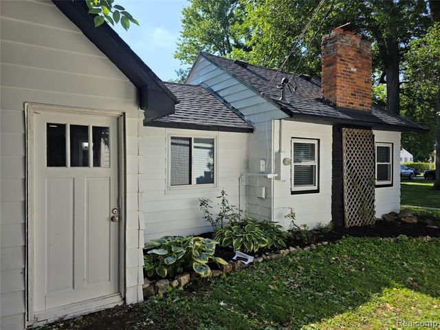 32251 Elmwood Street, Garden City, MI 48135