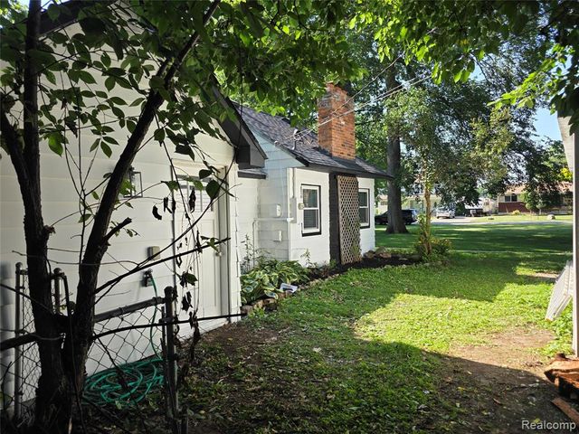 32251 Elmwood Street, Garden City, MI 48135