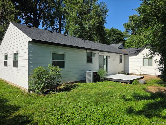 32251 Elmwood Street, Garden City, MI 48135