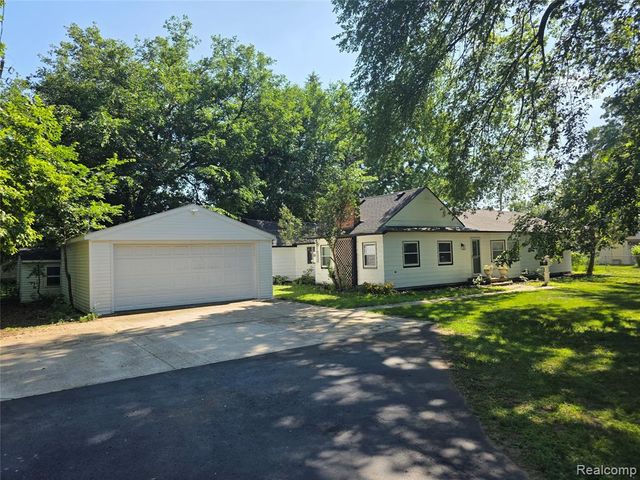 32251 Elmwood Street, Garden City, MI 48135