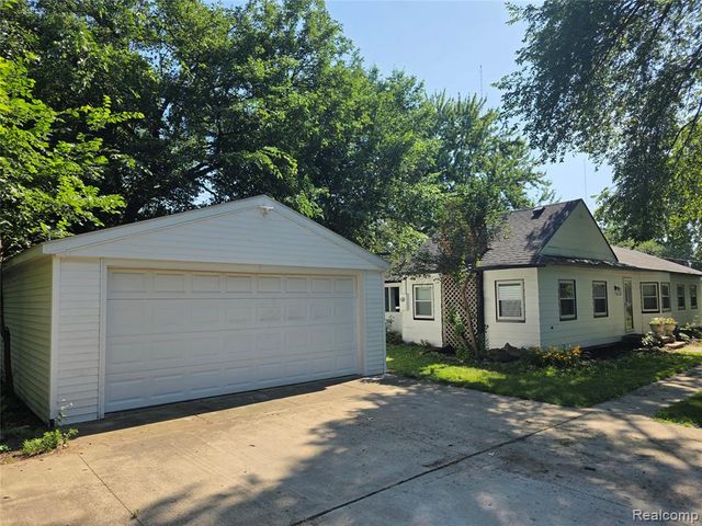 32251 Elmwood Street, Garden City, MI 48135