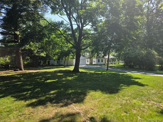 32251 Elmwood Street, Garden City, MI 48135