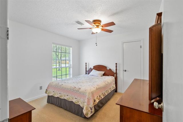 4801 36th Street, Dickinson, TX 77539