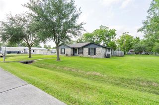 4801 36th Street, Dickinson, TX 77539