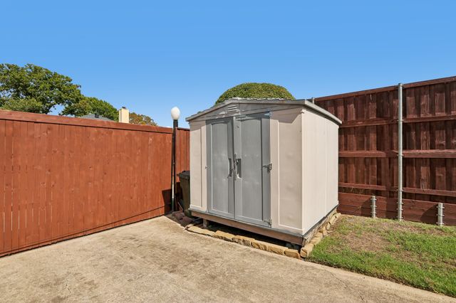 2031 Greenstone Trail, Carrollton, TX 75010
