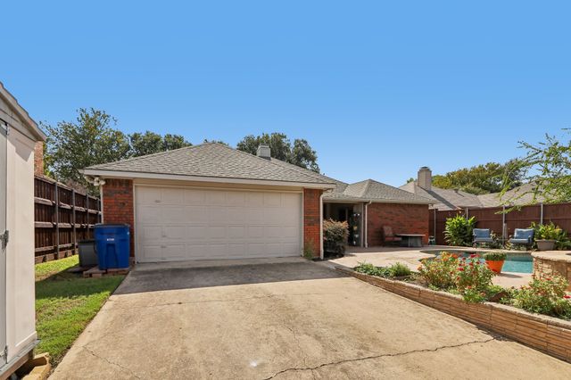 2031 Greenstone Trail, Carrollton, TX 75010