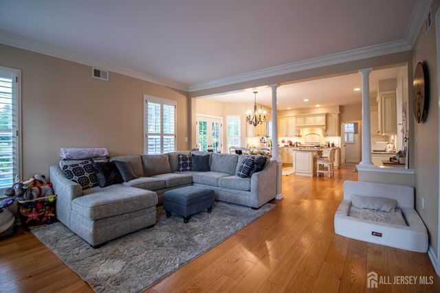 9 Pondview Drive, Tinton Falls, NJ 07724