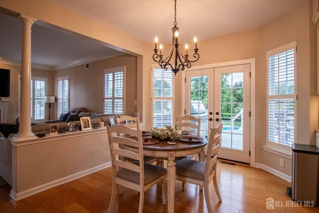 9 Pondview Drive, Tinton Falls, NJ 07724