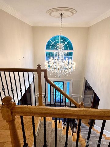 9 Pondview Drive, Tinton Falls, NJ 07724
