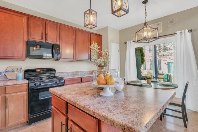 551 S Jade Lane 551, Round Lake, IL 60073