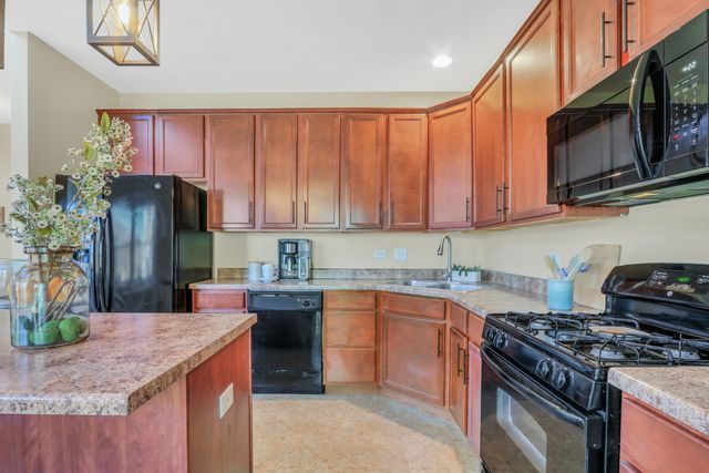 551 S Jade Lane 551, Round Lake, IL 60073