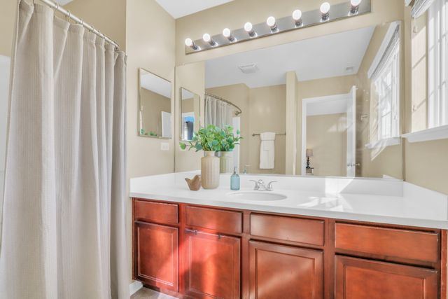 551 S Jade Lane 551, Round Lake, IL 60073