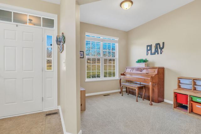 551 S Jade Lane 551, Round Lake, IL 60073