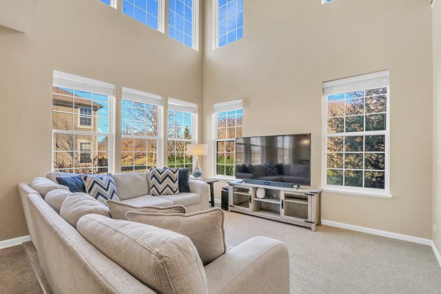 551 S Jade Lane 551, Round Lake, IL 60073