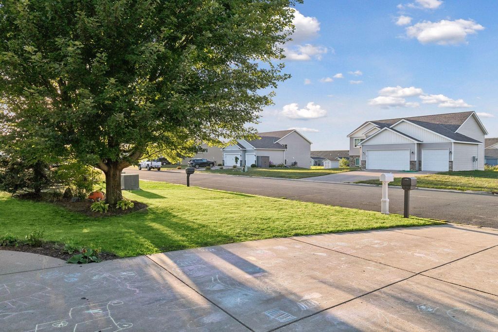 1305 Mulberry Avenue NE, Montgomery, MN 56069 — photo 5