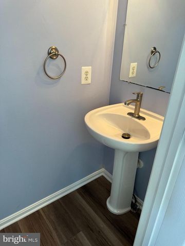 21105 MOSSY GLEN TER, Ashburn, VA 20147