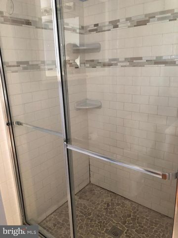 21105 MOSSY GLEN TER, Ashburn, VA 20147