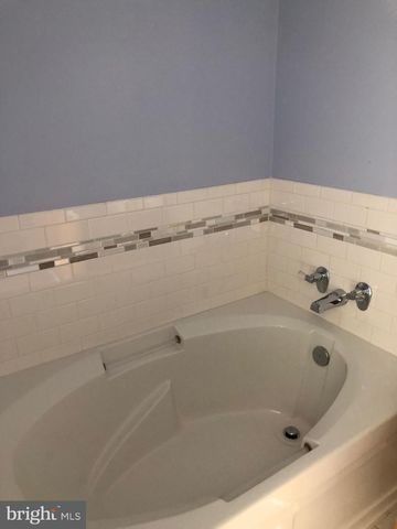 21105 MOSSY GLEN TER, Ashburn, VA 20147