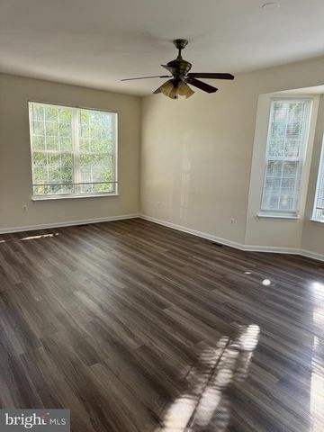 21105 MOSSY GLEN TER, Ashburn, VA 20147