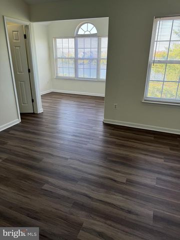 21105 MOSSY GLEN TER, Ashburn, VA 20147