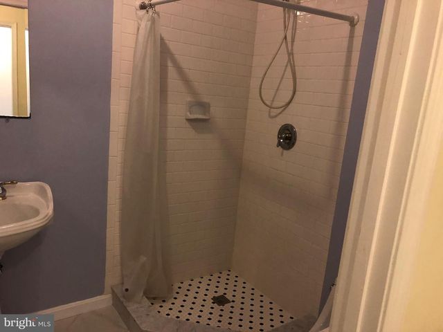 21105 MOSSY GLEN TER, Ashburn, VA 20147