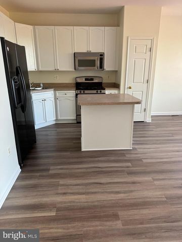 21105 MOSSY GLEN TER, Ashburn, VA 20147