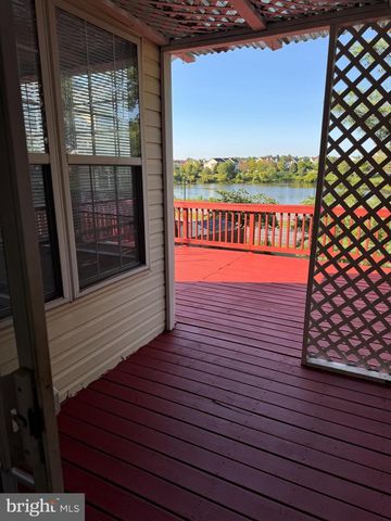 21105 MOSSY GLEN TER, Ashburn, VA 20147