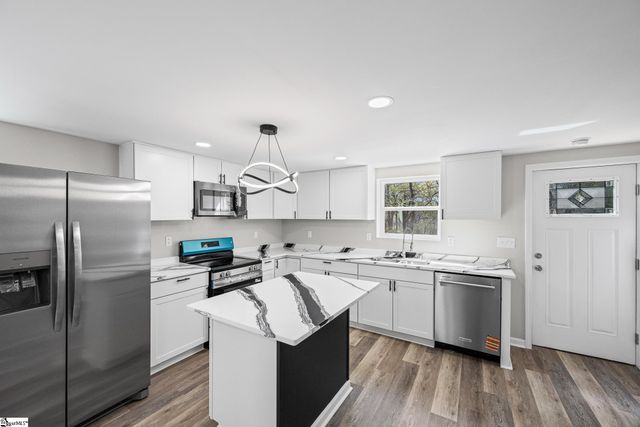 109 Cowpens Line Road, Spartanburg, SC 29307