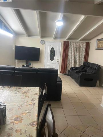 27844 Miami Ave, Hayward, CA 94545