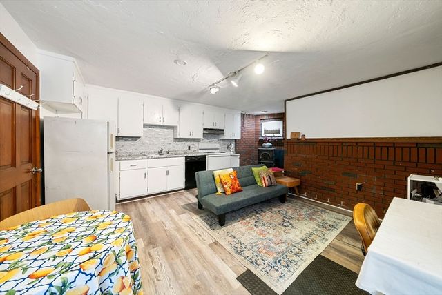 3 London Court, Boston, MA 02128
