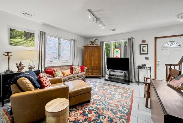 3 London Court, Boston, MA 02128