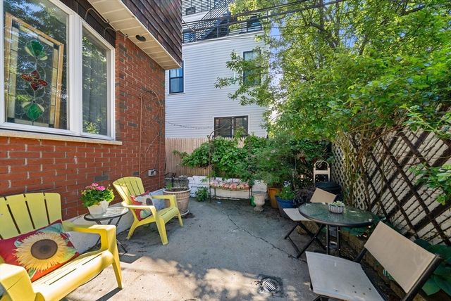 3 London Court, Boston, MA 02128