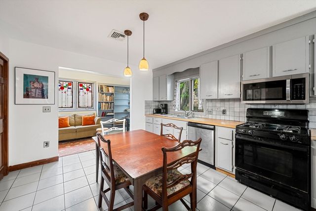3 London Court, Boston, MA 02128