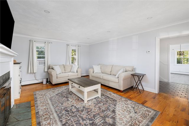 41 Spadina Avenue, Warwick, RI 02889