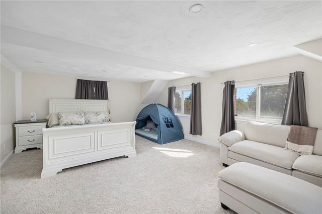 41 Spadina Avenue, Warwick, RI 02889