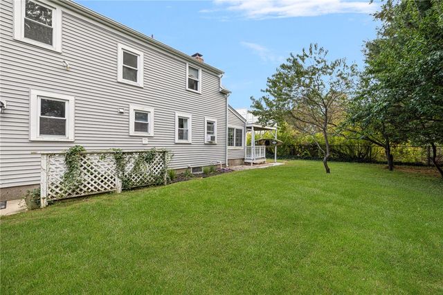 41 Spadina Avenue, Warwick, RI 02889