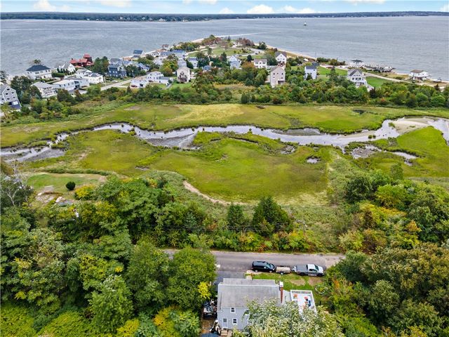 41 Spadina Avenue, Warwick, RI 02889