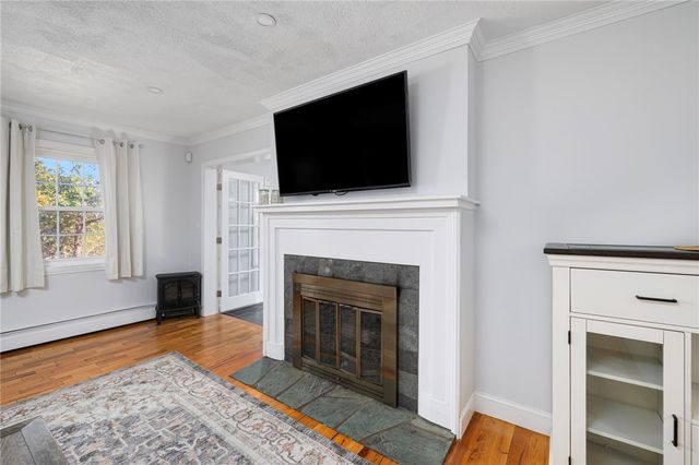 41 Spadina Avenue, Warwick, RI 02889