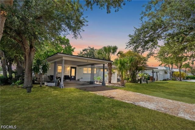 5226 Coronado PKWY B, Cape Coral, FL 33904
