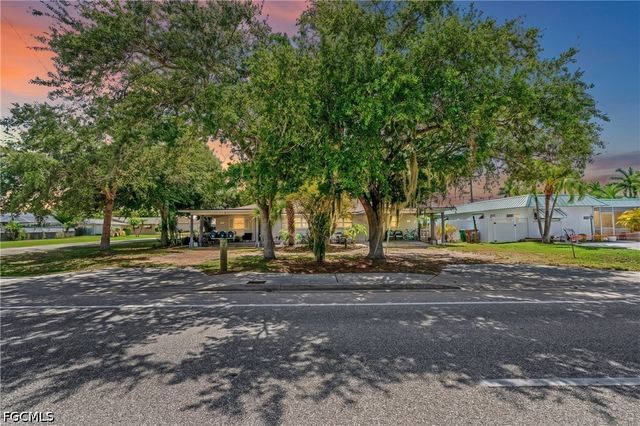 5226 Coronado PKWY B, Cape Coral, FL 33904