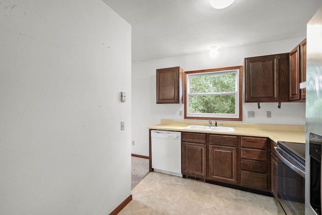3906 Rolling Hill Drive, Middleton, WI 53562