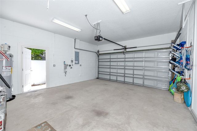 902 8TH AVENUE NW, Largo, FL 33770