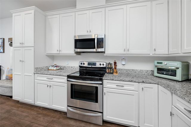902 8TH AVENUE NW, Largo, FL 33770