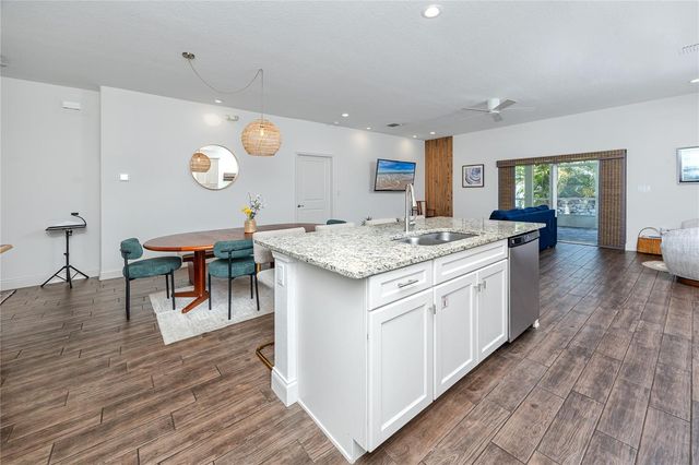 902 8TH AVENUE NW, Largo, FL 33770