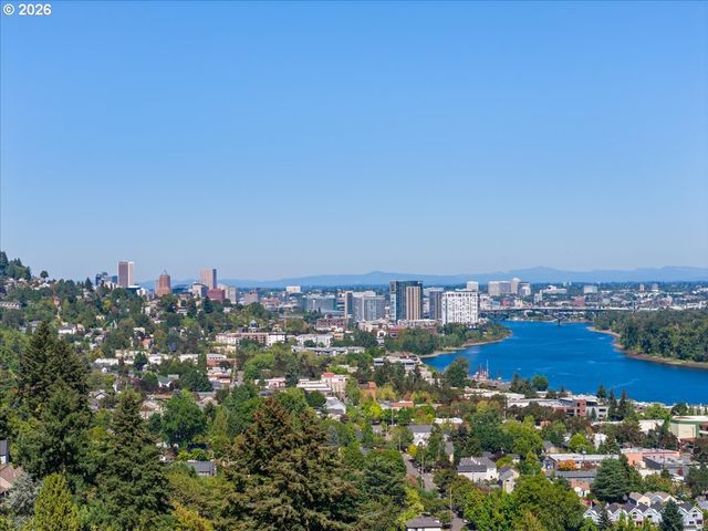 S FULTON PARK Blvd 5,6,7, Portland, OR 97219