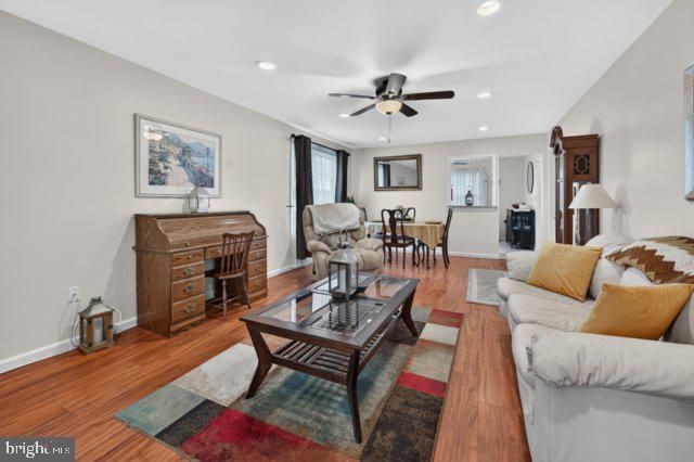 315 WAGON WHEEL CIR, Columbus, NJ 08022